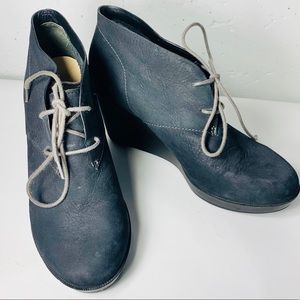 Cole Haan/Nike Air Blue Suede Ankle Boots 10.5